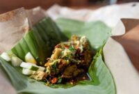 Pecel dan Grebeg Maulud Madiun diakui sebagai Warisan Budaya Tak Benda. Pexels.com/Agita PrasetyoI)