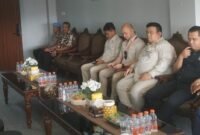 Rahmat Muhajirin SH yang didampingi para staf dan tenaga ahli DPR RI diterima langsung Kepala Kejaksaan Negeri Sidoarjo Roy Revalino SH beserta jajarannya.