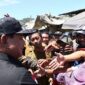 Ketua Umum Partai Gerindra Prabowo Subianto saat bersama Masyarakat. (Facbook.com/@Prabowo Subianto)

