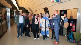 Gubernur Jatim saat menjajal stasiun MRT Elizabeth Line bersama rombongan di Inggris.