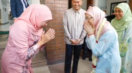 Gubernur Jatim menerima kunjungan istri PM Malaysia Dato' Seri Dr. Wan Azizah Binti Dr. Wan Ismail di gedung PBNU Jakarta.