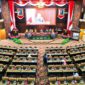 Anggota dan Gubernur Jatim saat mengadakan rapat membahas nota keuangan Gubernur APBD Tahun 2023 di DPRD Jatim.