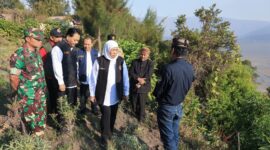 Gubernur Jatim berkoordinasi dengan kepala BPNB Letjen TNI Suharyanto  untuk operasi water bombing.