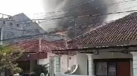 Terbakarnya rumah milik Imam Sujari, 70 tahun, itu diduga akibat terjadinya kebocoran tabung gas LPG saat dimanfaatkan memasak di dapur. (Dok. FIN)