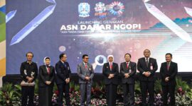 Gubernur Jatim Khofifah Indar Prawansa sedang memberi sambutan dalam peresmian program ASN DAHAR NGOPI Gedung di Sasana Wiyata Praja, Kantor BPSDM Provinsi Jatim di Gedung Sasana Wiyata Praja Kantor BPSDM Provinsi Jawa Timur pada Kamis (14/9).