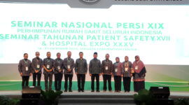 Menko PMK Muhadjir Effendy hadiri Seminar Nasional PERSI XIX, Seminar Tahunan Patient Safety XVII & Hospital Expo XXXV di Plenary Hall Jakarta Convention Center (JCC), Senayan, Jakarta, pada Rabu (18/10/2023).