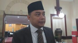 Walikota Surabaya Eri Cahyadi memberi tanggapan terkait turunnya angka APBN hingga masalah transportasi