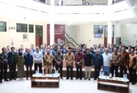 Menko PMK Muhadjir Effendy hadiri kegiatan Latihan Keterampilan Manajemen Mahasiswa Tingkat Lanjut (LKMM-TL) yang diselenggarakan oleh Eksekutif Mahasiswa Universitas Brawijaya, di Ballroom Munir Fakultas Hukum Universitas Brawijaya (FH UB), pada Sabtu (21/9/2023).