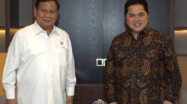 Ketua Umum Partai Gerindra Prabowo Subianto bersama Menteri BUMN, Erick Thohir. (Facbook.com/@Erick Thohir)