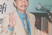 Anwar Hudijono, jurnalis tinggal di Sidoarjo.