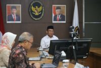 Muhadjir saat memimpin dialog lintas instansi dan peneliti tentang pemanfaatan nyamuk Wolbachia secara hybrid, pada Rabu (29/11).