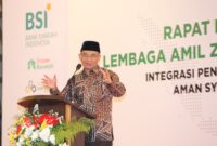 Menko PMK Muhadjir Effendy beri sambutan Rapat Koordinasi Nasional Laznas di Discovery Hotel Jakarta, Kamis (16/11/2023).