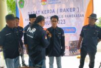 ketua umum PIJP Pamekasan saat melantik anggota baru PIJP.