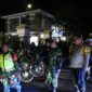Dandim 0826 Pamekasan, Letkol Inf Ubaydillah, bersama Kapolres Pamekasan AKBP Jazuli Dani Iriawan mengecek kegiatan anggota untuk patroli.