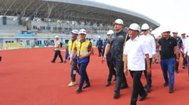 Menko Muhadjir bersama Menpora dan Pj Gubernur Sumut saat tinjau kesiapan venue utama PON XXI Aceh-Sumut.