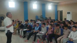 Kanit PPA Satreskrim Polresta Sidoarjo Iptu Utun Utami beri penjelasan terkait kekerasan terhadap anak kepada pelajar SMPN 1 Krembung.
