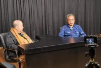 Pendiri MURI Jaya Suprana ketika wawancarai Sekretaris Jenderal SMSI Mohammad Nasir.