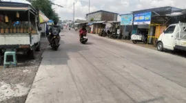 Proyek betonisasi jalan yang dikerjakan Pemkab Sidoarjo kini sudah bisa dinikmati masyarakat.