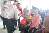 Forum Jumat Curhat di Desa Kandangan dihadiri Wakapolresta Sidoarjo AKBP Deny Agung Andriana, pejabat utama Polresta Sidoarjo serta kapolsek jajaran. 