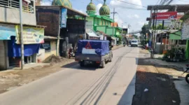 Pembangunan saluran drainase di wilayah Sidoarjo.