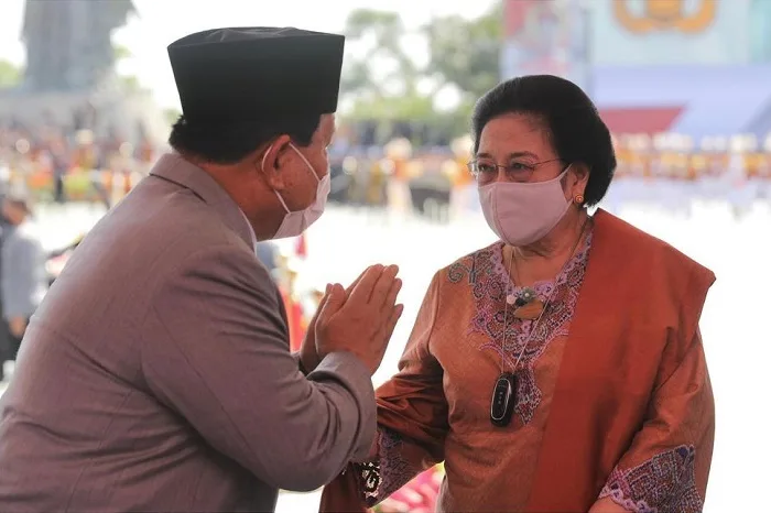 Ketua Umum PDI Perjuangan Megawati Soekarnoputri bersama Ketua Umum Partai Gerindra, Prabowo Subianto. (Instagram.com/@presidenmegawati)
