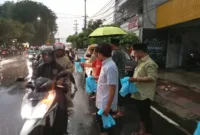 Sebanyak 500 takjil dibagikan pengurus PWI Sidoarjo