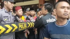 Sejumlah aktivis yang tergabung dalam Sumenep Forum geruduk Pemerintah Kabupaten Sumenep.