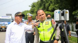 Menko Muhadjir langsung turun ke lokasi kecelakaan di ruas tol Jakarta-Cikampek KM 58, pada Senin (8/4).