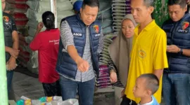 Tim Satgas Pangan Sidoarjo melaksanakan inspeksi mendadak (sidak) harga bahan pokok penting (bapokting) sehari menjelang Hari Raya Idul Fitri 1445 H di Pasar Larangan, Candi, Selasa (9/4/2024).