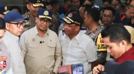 Menko Muhadjir didampingi Menhub Budi Karya Sumadi usai Rapat Koordinasi Persiapan Arus Balik Lebaran 2024, di Kantor Jasa Marga KM 70 Tol Jakarta-Cikampek,pada Kamis (11/4/2024).