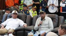 Menteri Perhubungan Budi Karya Sumadi bersama Menko PMK Muhadjir Effendy saat tinjau di Pelabuhan Bakauheni.