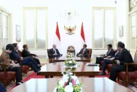 Presiden Joko Widodo menerima delegasi Apple di Istana Merdeka. (Facebook.com/@Setkab RI)
