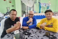 Ketua Korwil Jatim Kauje Lutfil Hakim (kiri), Dirut  LKBN Antara Akmad Munir, (tengah) dan Ketua Umum KAUJE M. Sarmuji .