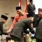 Plt. Bupati Sidoarjo Subandi hadiri pelantikan panwaslu  di Hotel Aston Sidoarjo.