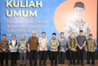 Menko Muhadjir bersama Ketua Dewan Pembina Yayasan Vitka (yang menaungi ITEBA dan BTP) sekaligus mantan Menpan RB periode 2016-2018 Dr. H. Asman Abnur, S.E., M.Si; Ketua Yayasan Vitka Alvidyan Virgarazman; Rektor Institut Teknologi Batam Prof. Dr. -Ing. Ir. H. Hairul Abral; Direktur Batam Tourism Polytechnic  M. Nur A. Nasution, S.Sos., MPd. CHA, serta para mahasiswa dan mahasiswi ITEBA dan BTP.
