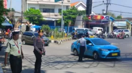 Pengamanan dengan mengedepankan dialogis secara humanis dilakukan personel gabungan.