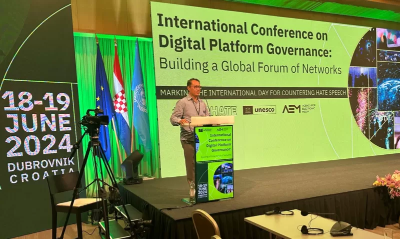 Anggota Dewan Pers, A Sapto Anggoro, memberikan masukan dalam rapat UNESCO di Kroasia.