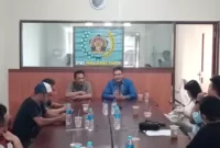 Ketua PWI Malang Raya, Ir. Cahyono menyambut baik kedatangan Ardantya Syahreza di kantor Persatuan Wartawan Indonesia (PWI) Malang Raya, Senin (10/6/2024).