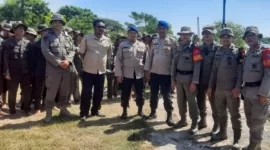 Anggota baru Satbrimob Polda Jatim ikuti pelatihan SAR Perairan.