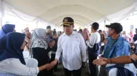 Menko Muhadjir disambut warga penerima huntap di Kelurahan Tondo, Kecamatan Mantikulore, Kota Palu, pada Jumat (14/6/2024).