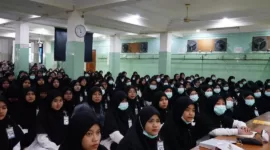 Para santri Pondok Pesantren Al Ubaidah Kertosono ketika mendengar ceramah pendidikan Menko Muhadjir.