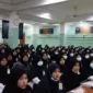 Para santri Pondok Pesantren Al Ubaidah Kertosono ketika mendengar ceramah pendidikan Menko Muhadjir.