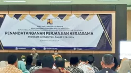 Penandatanganan Memorandum of Understanding (MoU) antara BRI Unit Demak dengan Dinas PUPR Jatim untuk penyalur bantuan program IBM Sanitasi ponpes dan Desa.