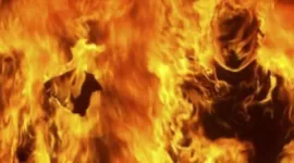 Ilustrasi orang terbakar. (foto: ist)