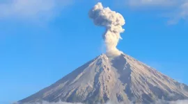 Sejak Minggu, 2 Juni 2024 hingga hari ini, Senin 3 Juni 2024 erupsi Gunung Semeru masih berlangsung. (Foto: BPBD Lumajang)