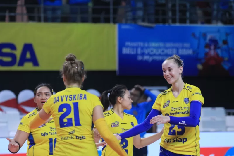 Tim putri Bandung Bank bjb Tandamata mengalahkan Jakarta Electric PLN, tapi belum tentu ke final four. (foto: Proliga)