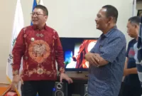 Wabup Malang Didik Gatot Subroto didampingi Ketua PWI Malang Raya Ir Cahyono ketika berkunjung di Sekretariat PWI Malang Raya.