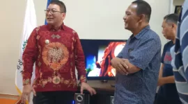 Wabup Malang Didik Gatot Subroto didampingi Ketua PWI Malang Raya Ir Cahyono ketika berkunjung di Sekretariat PWI Malang Raya.