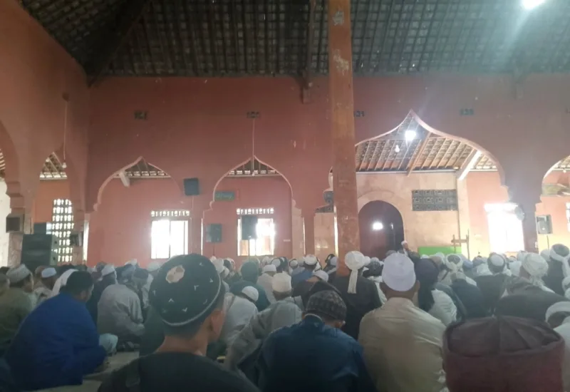 Jamaah tabligh se Jawa Timur berkumpul di Pondok Pesantren Al-Fatah, Desa Temboro, Kecamatan Maospati, Magetan, Jawa Timur, Sabtu (13/7/2024). 
