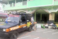 Mobil GRMS saat tiba di Masjid Siti Suci Nur Rohmah Perumahan Magersari Permai.